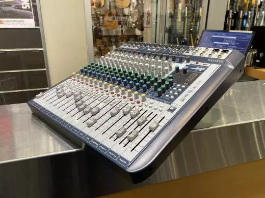 16 Channel Analog Mixer with Lexicon Effects and USB 2